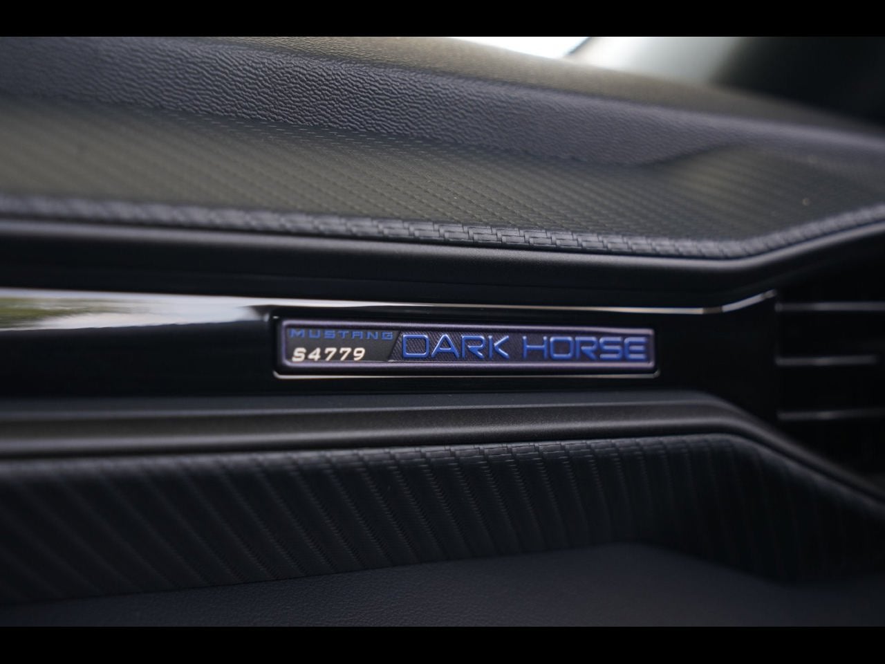 2025 Ford Mustang Dark Horse