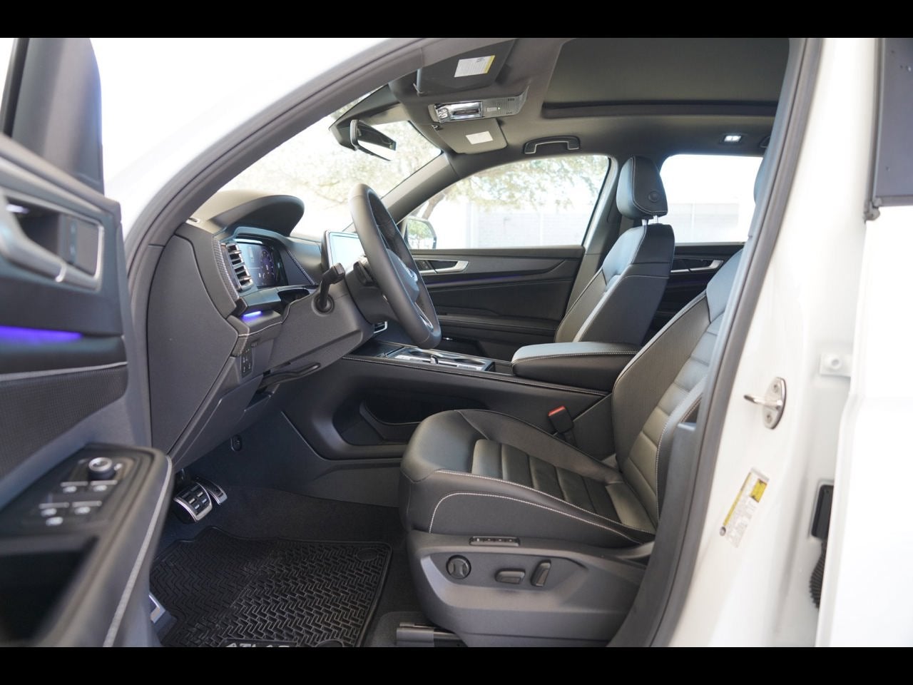 2026 Volkswagen Atlas Cross Sport 2.0T SEL R-Line Black