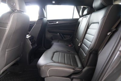 2026 Volkswagen Atlas Cross Sport SEL R-Line Black