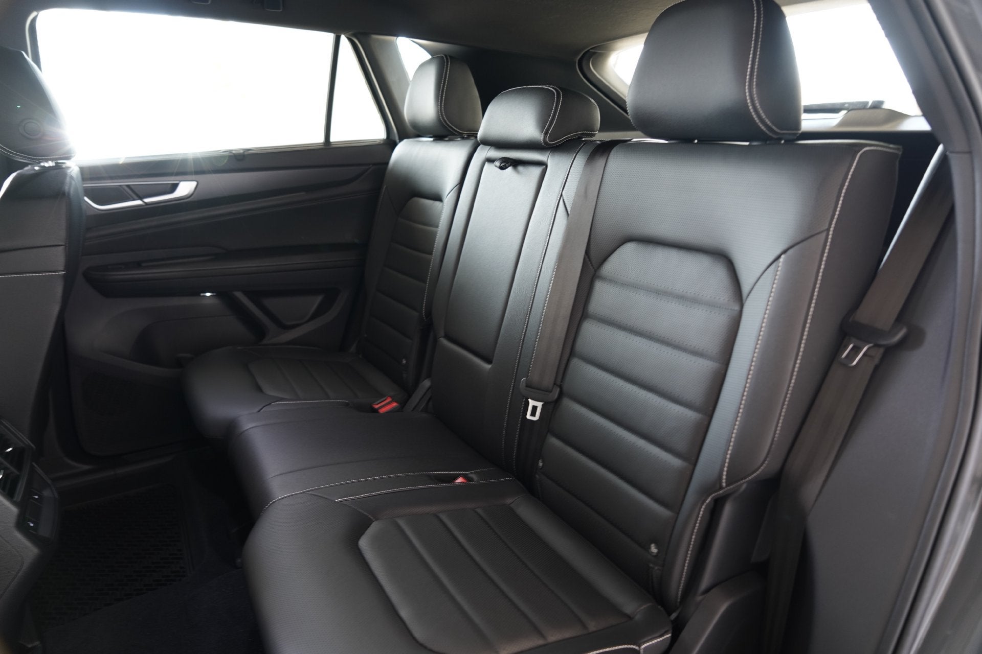 2026 Volkswagen Atlas Cross Sport SEL R-Line Black