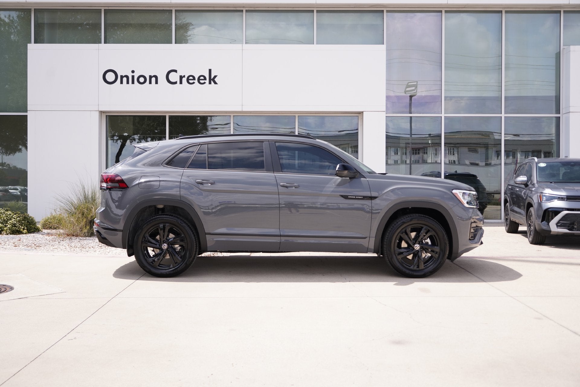 2026 Volkswagen Atlas Cross Sport SEL R-Line Black