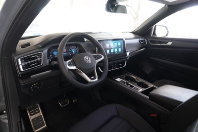 2026 Volkswagen Atlas Cross Sport SEL R-Line Black