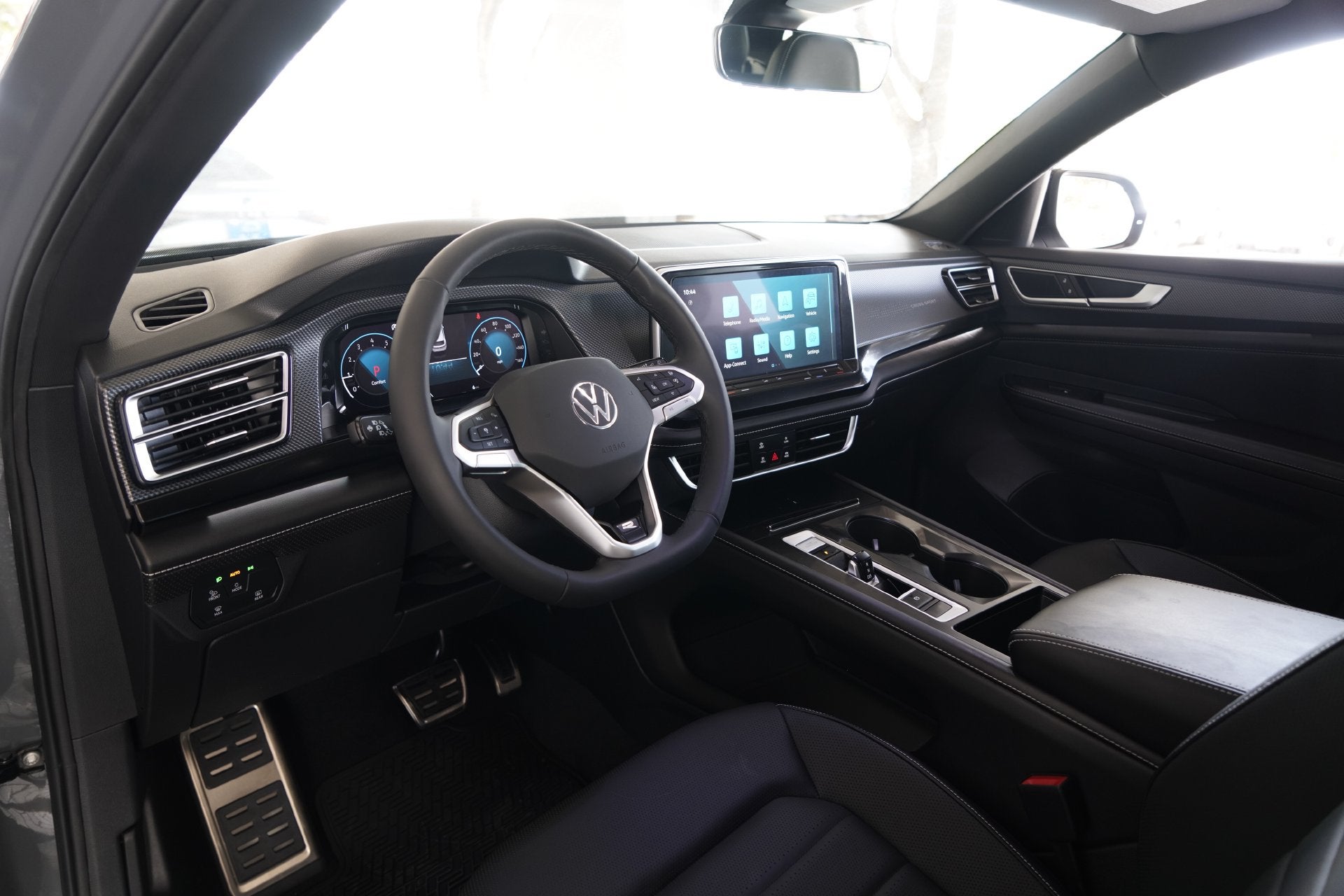 2026 Volkswagen Atlas Cross Sport SEL R-Line Black