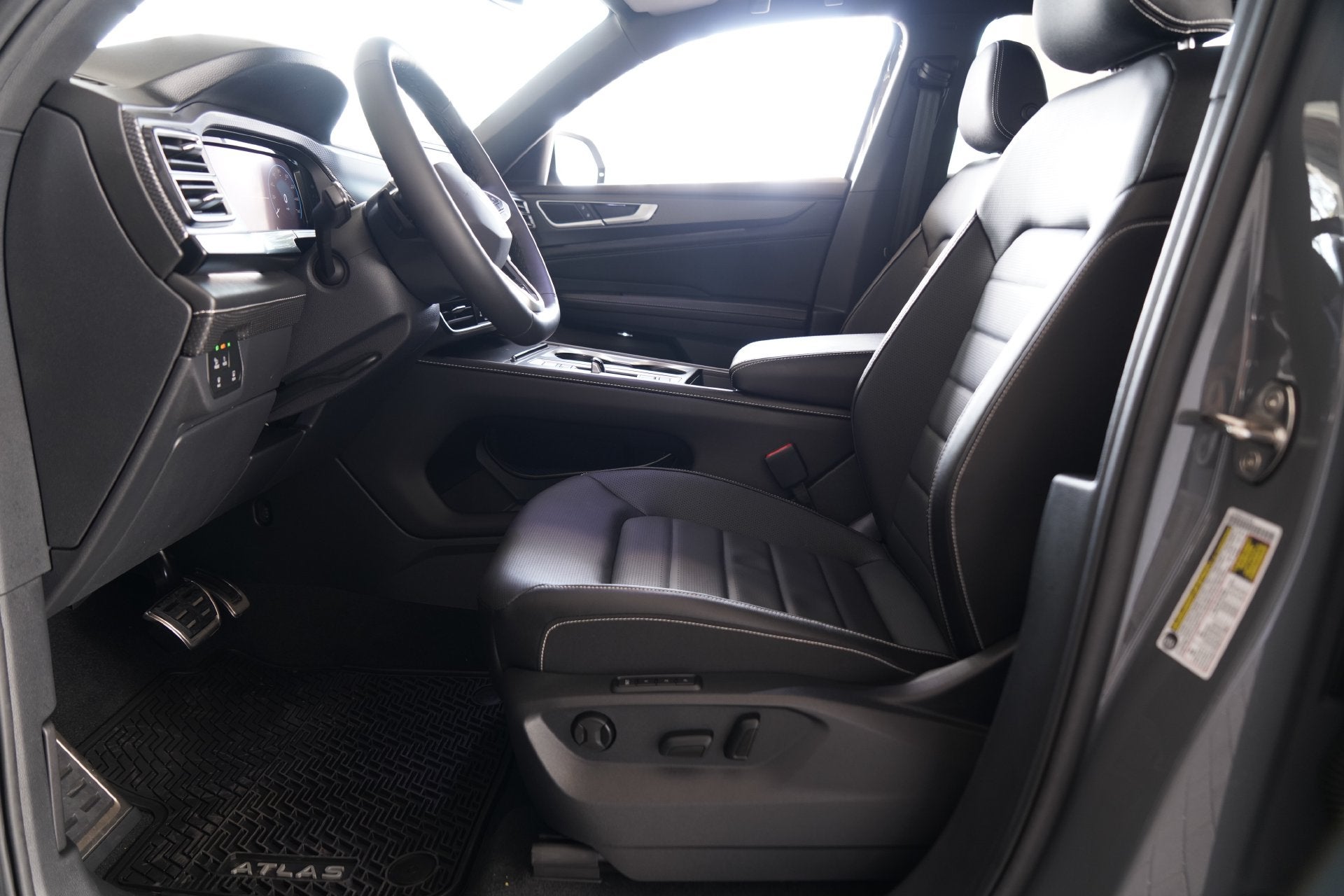 2026 Volkswagen Atlas Cross Sport SEL R-Line Black