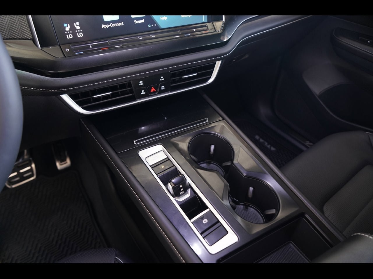 2026 Volkswagen Atlas Cross Sport SEL R-Line Black