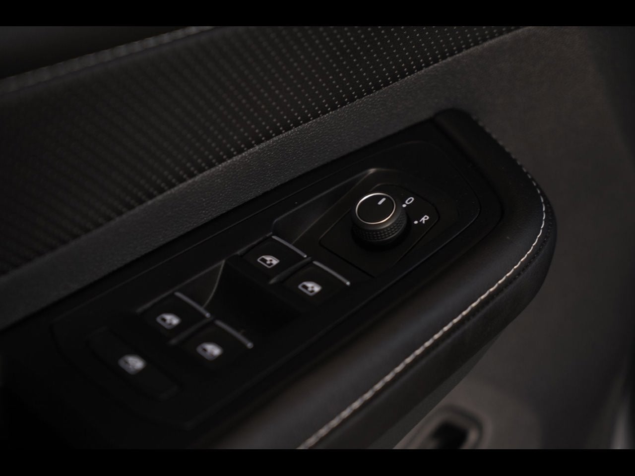 2026 Volkswagen Atlas Cross Sport SEL R-Line Black