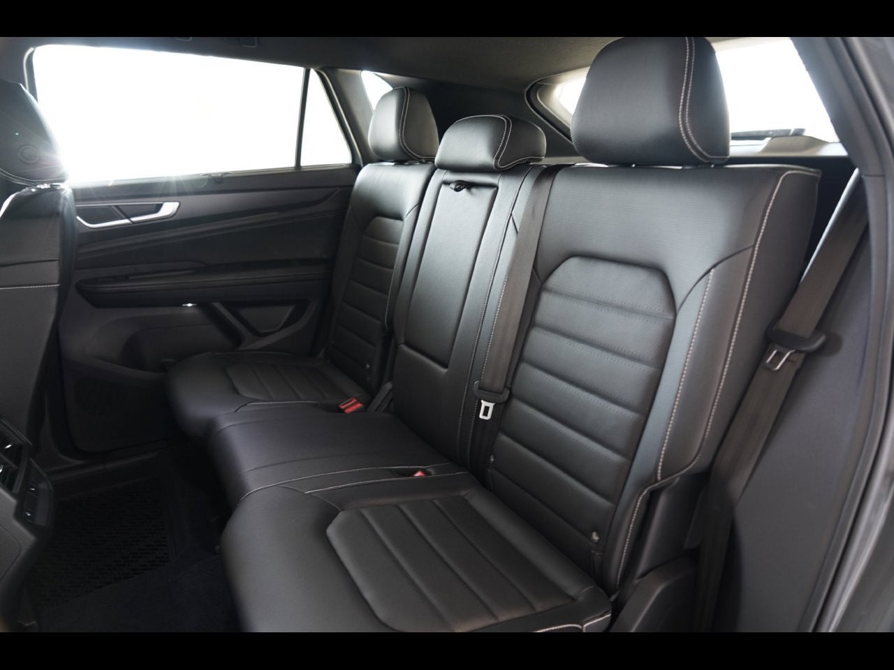 2026 Volkswagen Atlas Cross Sport SEL R-Line Black