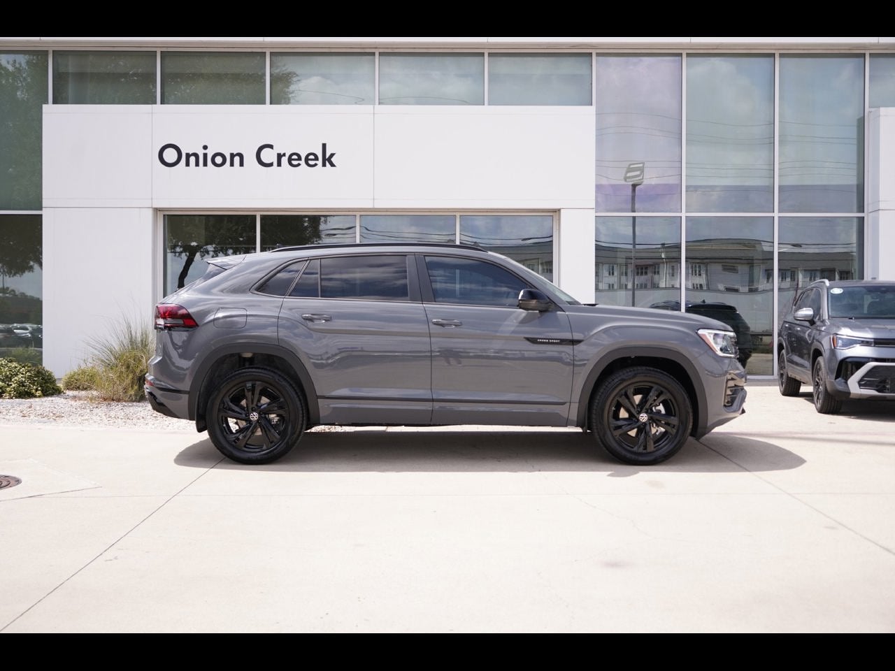 2026 Volkswagen Atlas Cross Sport SEL R-Line Black