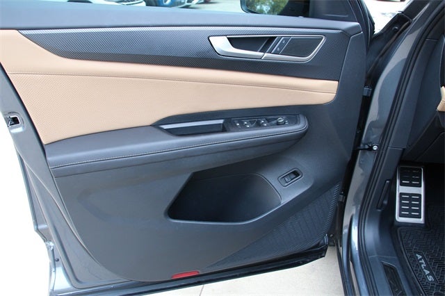 2025 Volkswagen Atlas Cross Sport 2.0T SEL R-Line Black