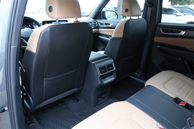 2025 Volkswagen Atlas Cross Sport 2.0T SEL R-Line Black