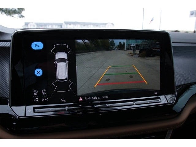 2025 Volkswagen Atlas Cross Sport 2.0T SEL R-Line Black