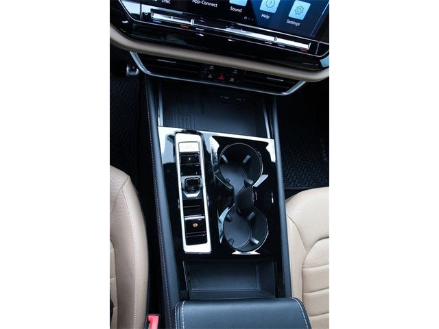 2025 Volkswagen Atlas Cross Sport 2.0T SEL R-Line Black