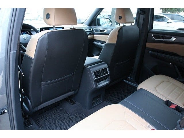 2025 Volkswagen Atlas Cross Sport 2.0T SEL R-Line Black