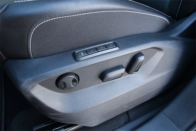 2025 Volkswagen Atlas Cross Sport 2.0T SEL R-Line Black