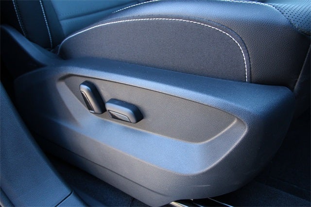 2025 Volkswagen Atlas Cross Sport 2.0T SEL R-Line Black