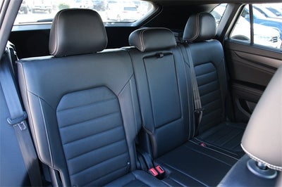 2025 Volkswagen Atlas Cross Sport 2.0T SEL R-Line Black