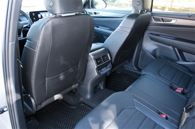 2025 Volkswagen Atlas Cross Sport 2.0T SEL R-Line Black