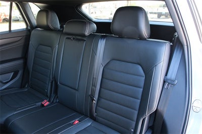 2025 Volkswagen Atlas Cross Sport 2.0T SEL R-Line Black