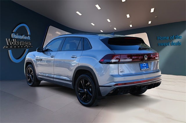 2025 Volkswagen Atlas Cross Sport 2.0T SEL R-Line Black