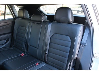 2025 Volkswagen Atlas Cross Sport 2.0T SEL R-Line Black