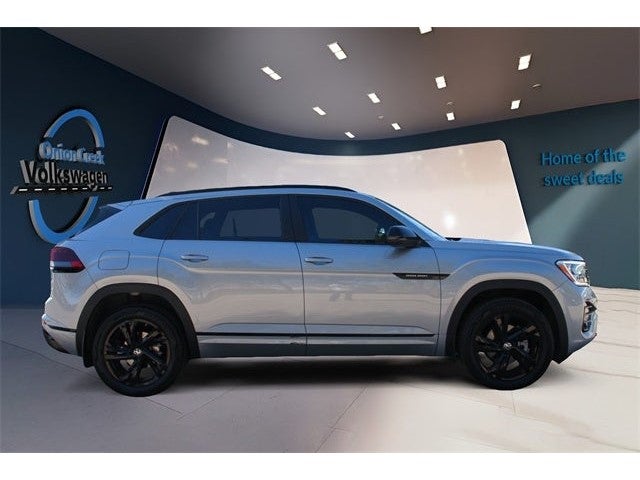 2025 Volkswagen Atlas Cross Sport 2.0T SEL R-Line Black