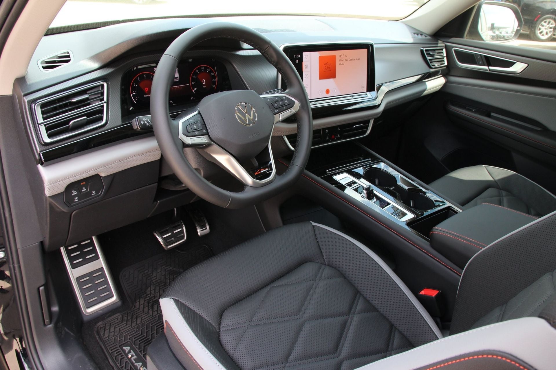 2026 Volkswagen Atlas 2.0T Peak Edition