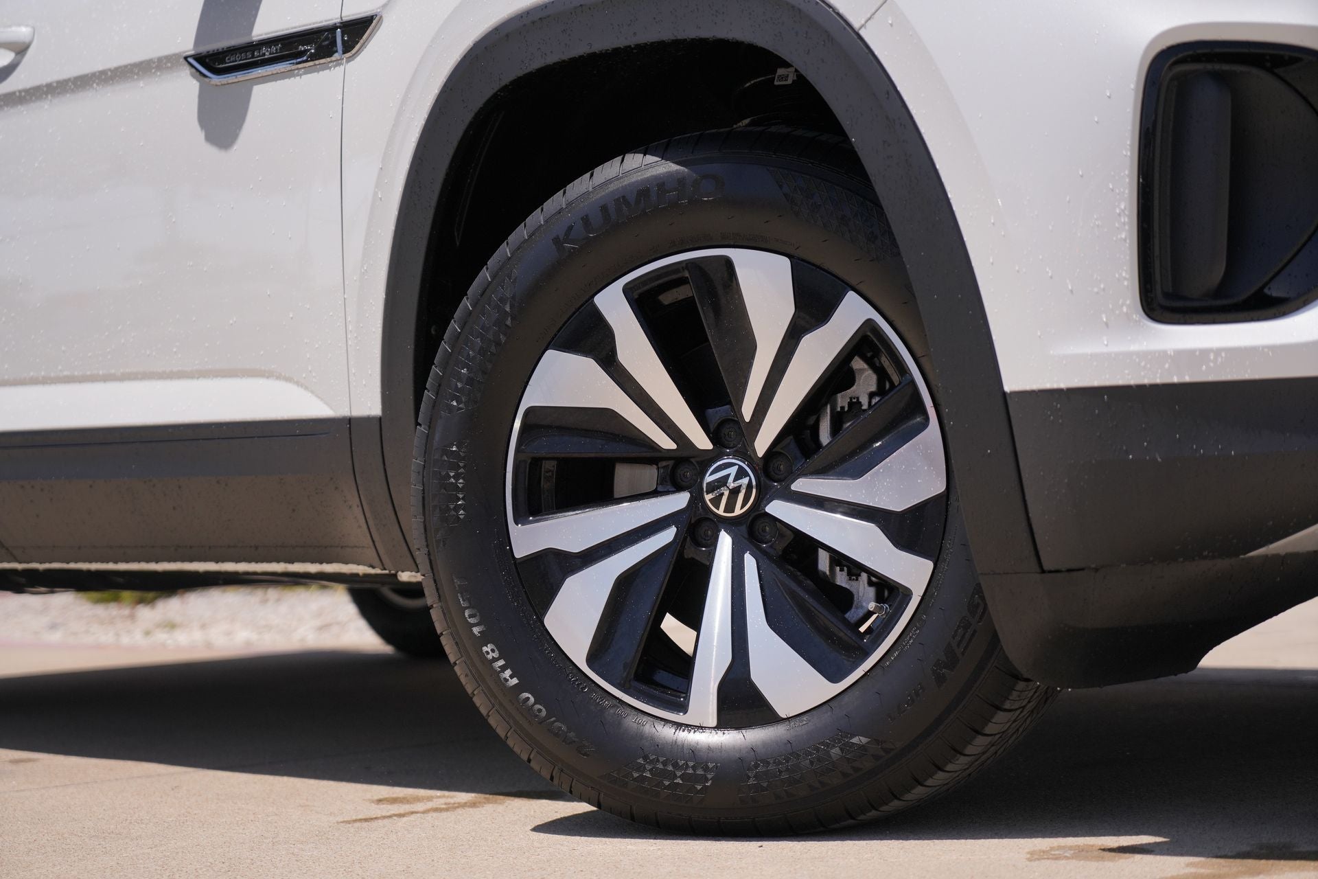 2026 Volkswagen Atlas Cross Sport 2.0T SE