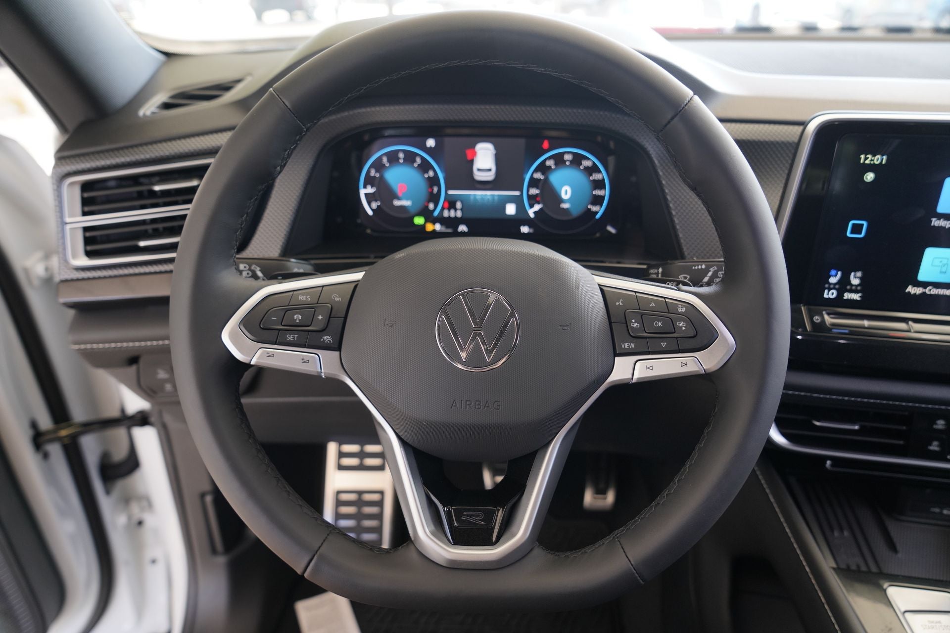 2026 Volkswagen Atlas Cross Sport 2.0T SEL Premium R-Line