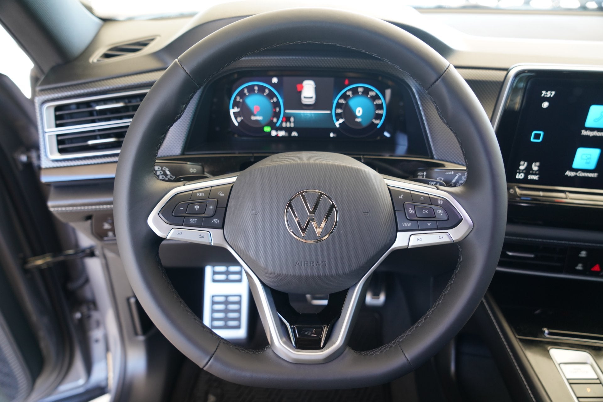 2026 Volkswagen Atlas Cross Sport 2.0T SEL Premium R-Line