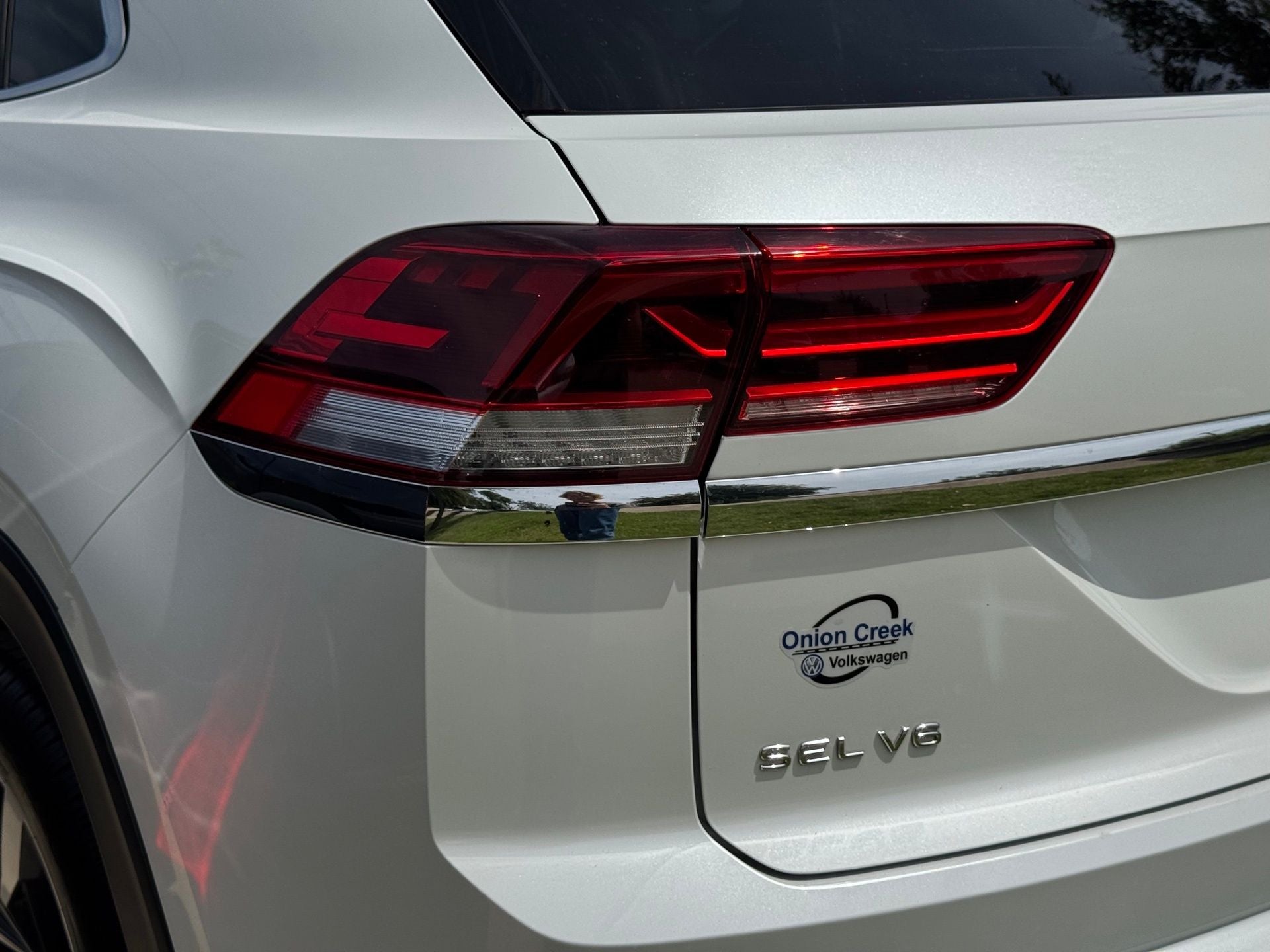 2022 Volkswagen Atlas Cross Sport 3.6L V6 SEL Premium R-Line