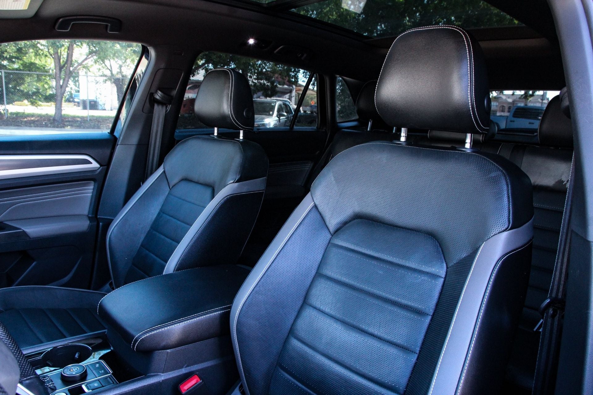 2023 Volkswagen Atlas Cross Sport 3.6L V6 SEL Premium R-Line