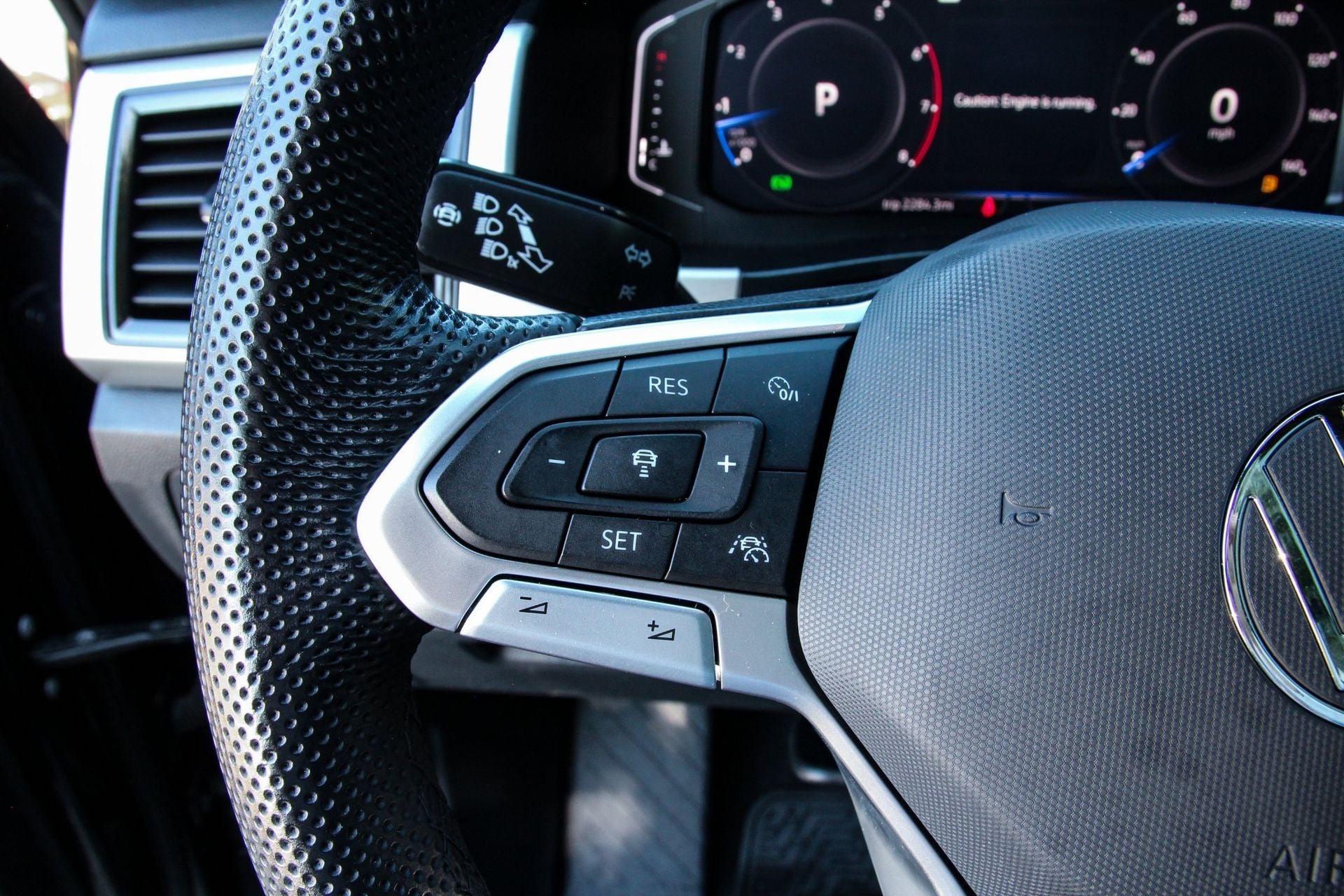 2023 Volkswagen Atlas Cross Sport 3.6L V6 SEL Premium R-Line