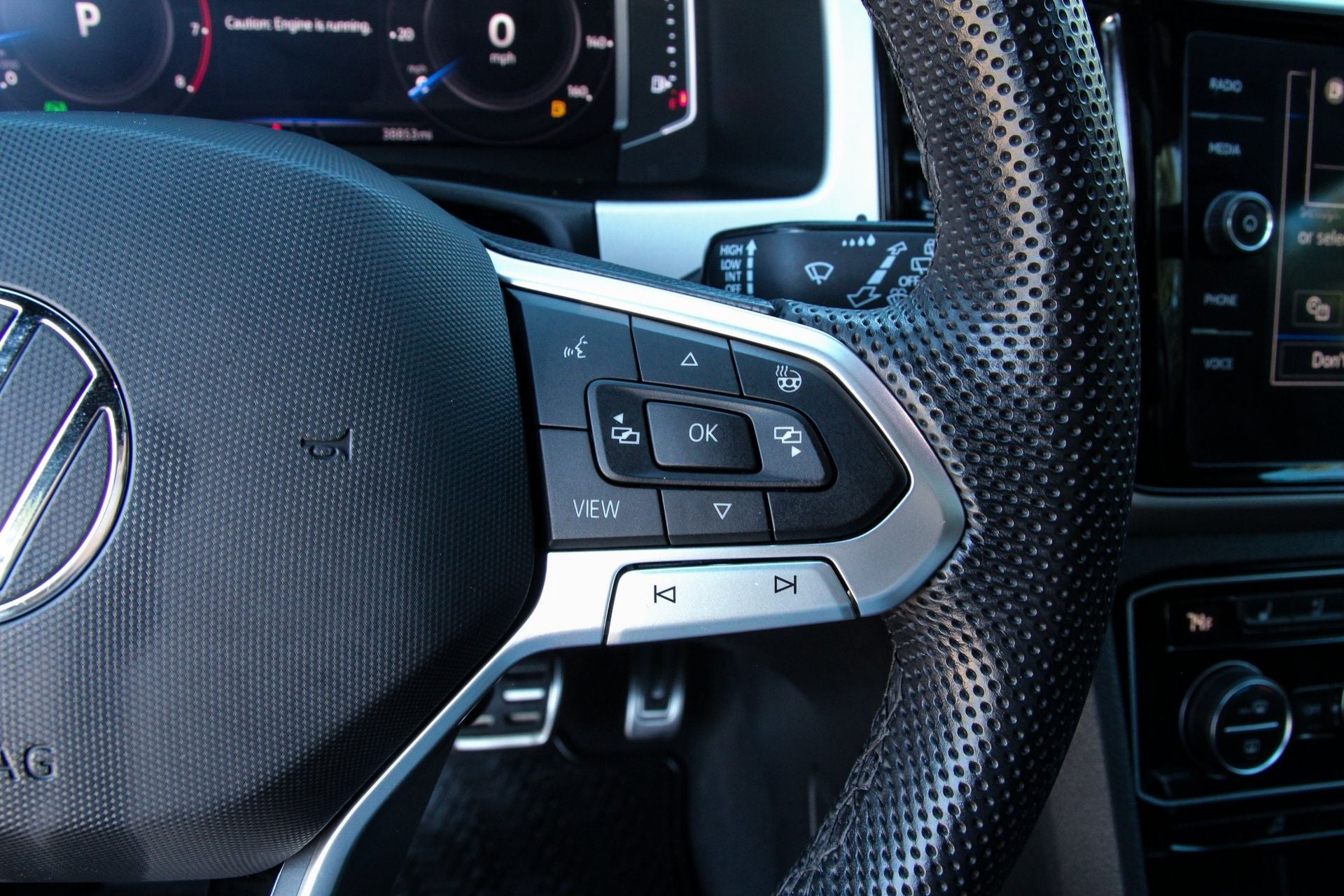 2023 Volkswagen Atlas Cross Sport 3.6L V6 SEL Premium R-Line