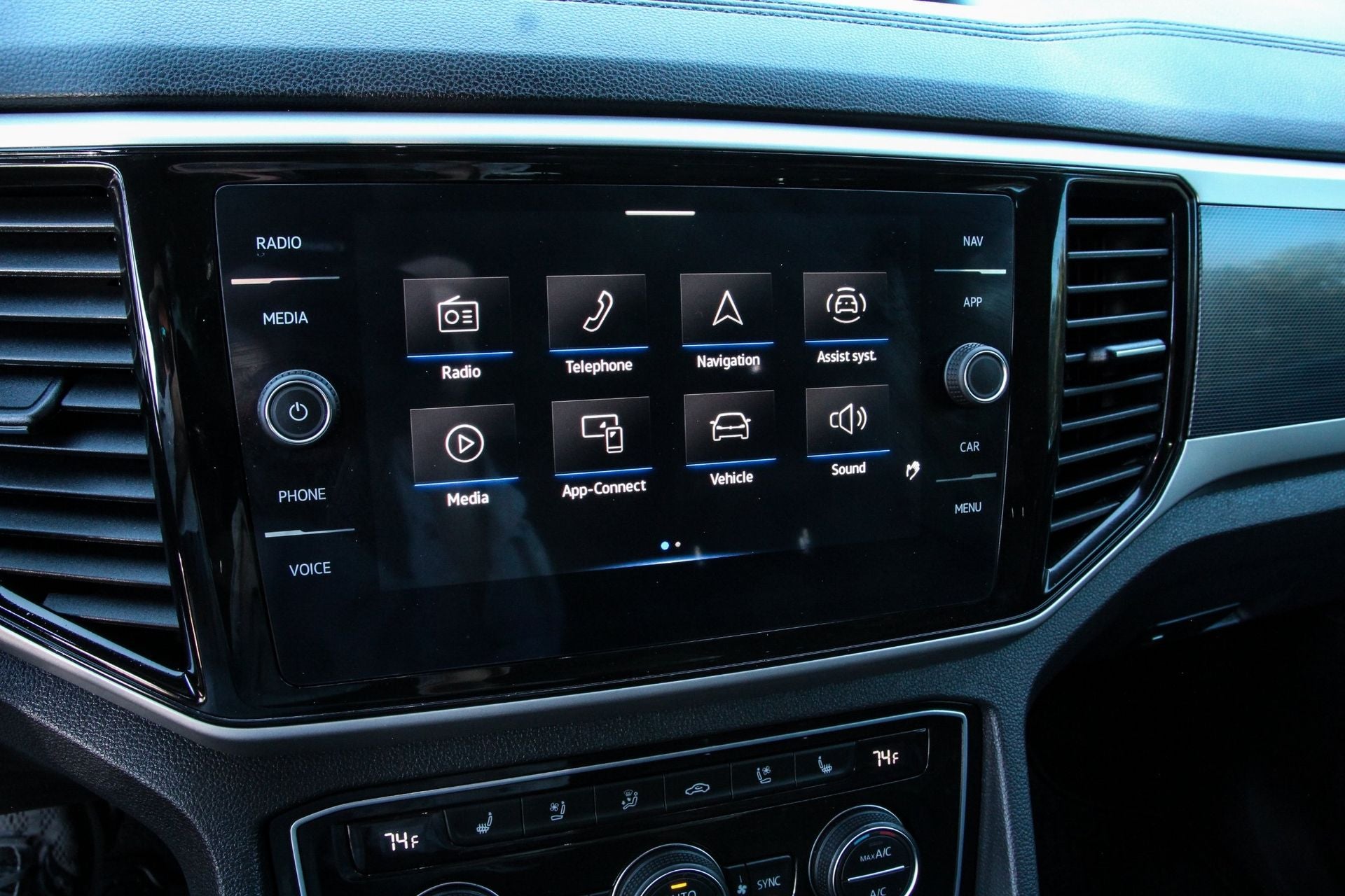 2023 Volkswagen Atlas Cross Sport 3.6L V6 SEL Premium R-Line