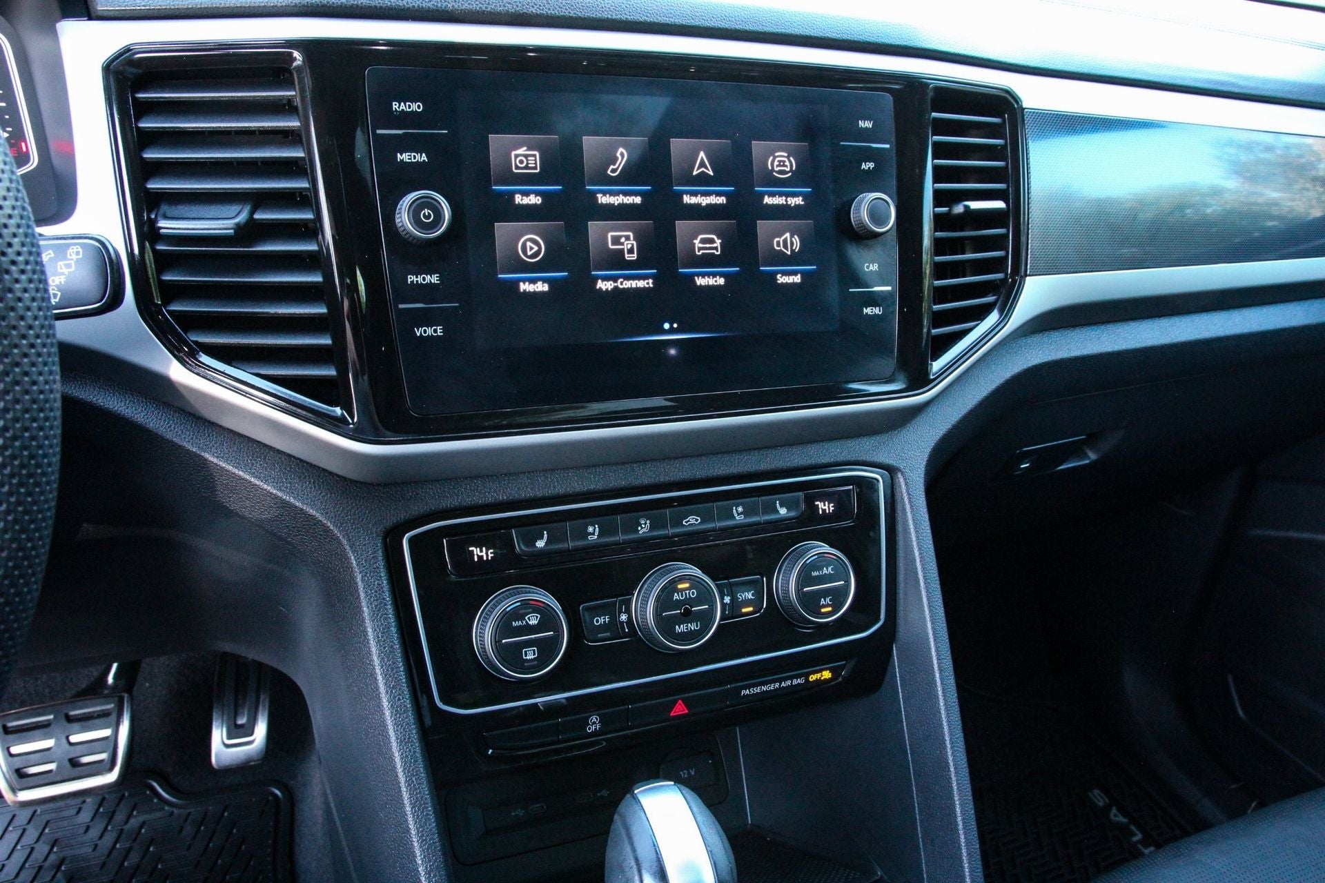 2023 Volkswagen Atlas Cross Sport 3.6L V6 SEL Premium R-Line