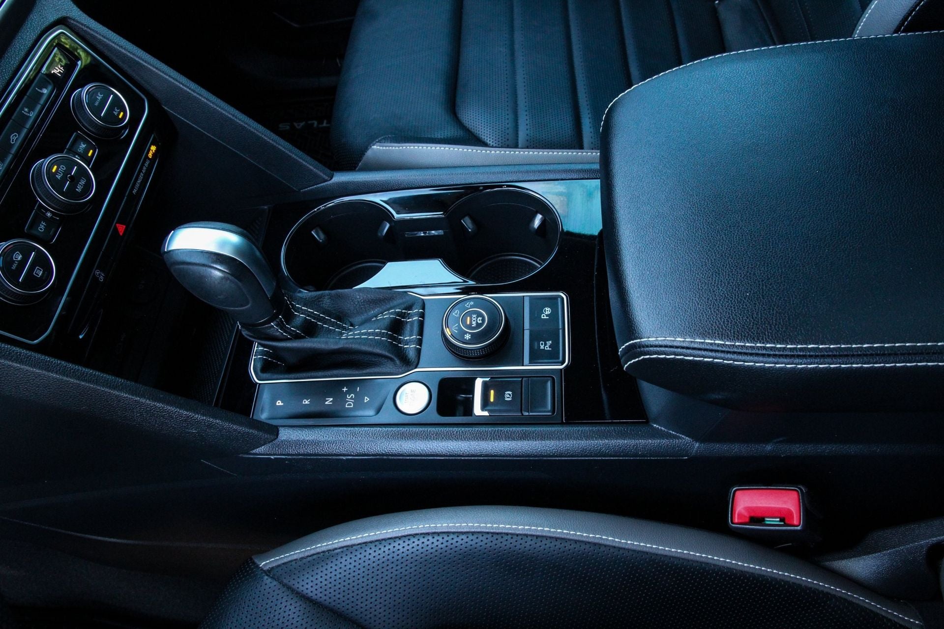 2023 Volkswagen Atlas Cross Sport 3.6L V6 SEL Premium R-Line