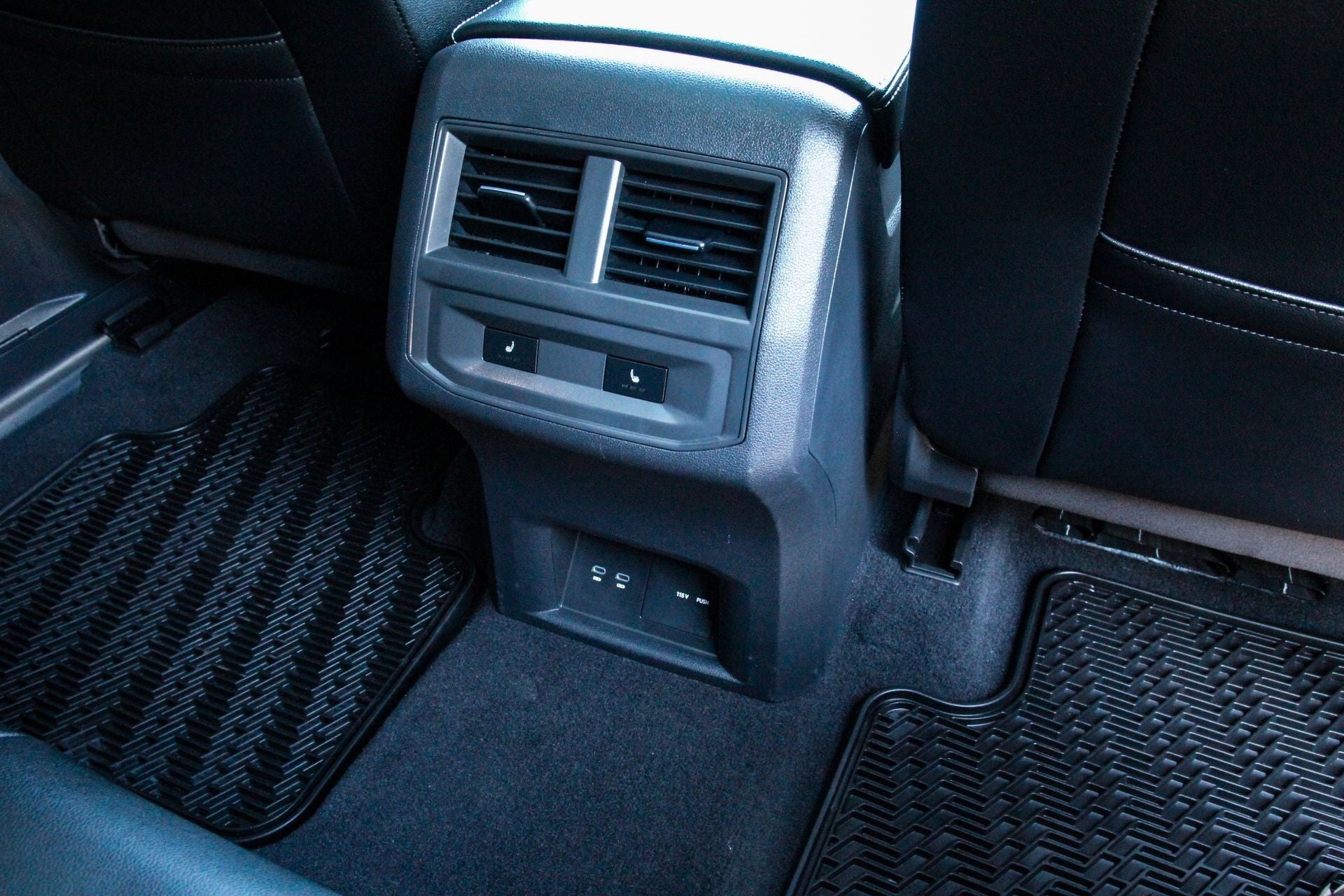 2023 Volkswagen Atlas Cross Sport 3.6L V6 SEL Premium R-Line