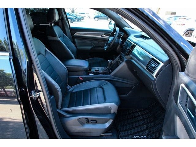 2023 Volkswagen Atlas Cross Sport 3.6L V6 SEL Premium R-Line