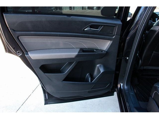 2023 Volkswagen Atlas Cross Sport 3.6L V6 SEL Premium R-Line