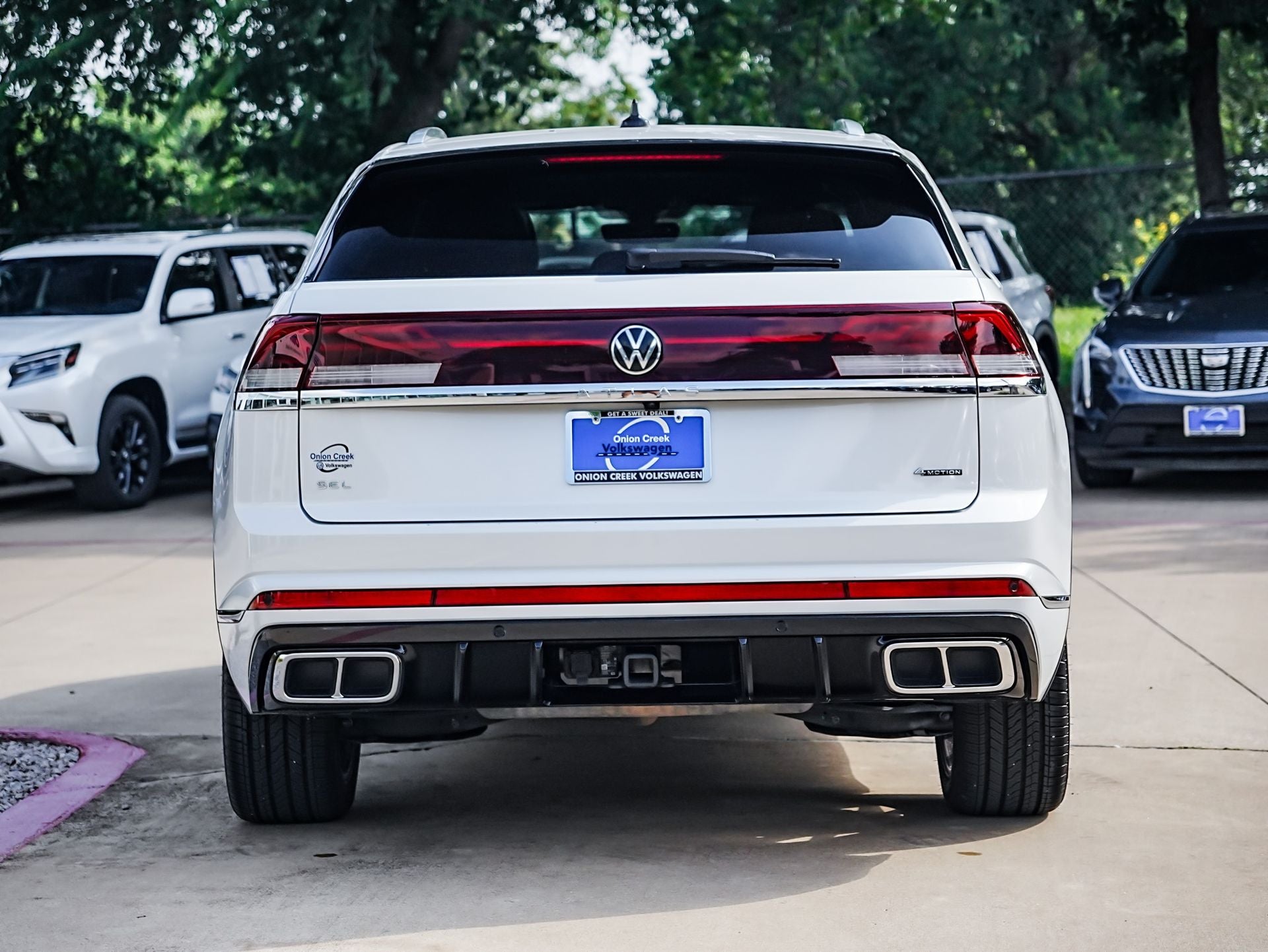 2024 Volkswagen Atlas Cross Sport 2.0T SEL Premium R-Line