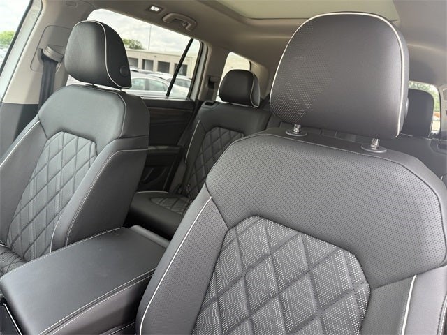 2025 Volkswagen Atlas 2.0T SEL Premium R-Line