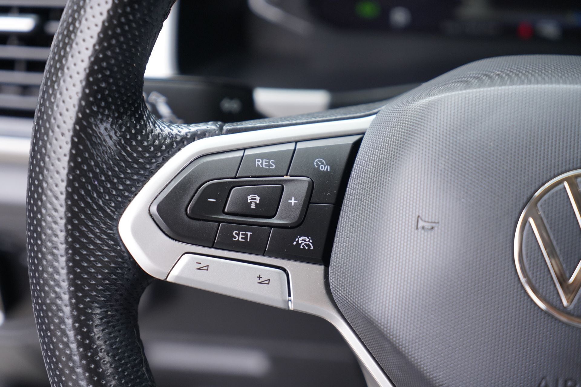 2023 Volkswagen Atlas 3.6L V6 SEL Premium R-Line