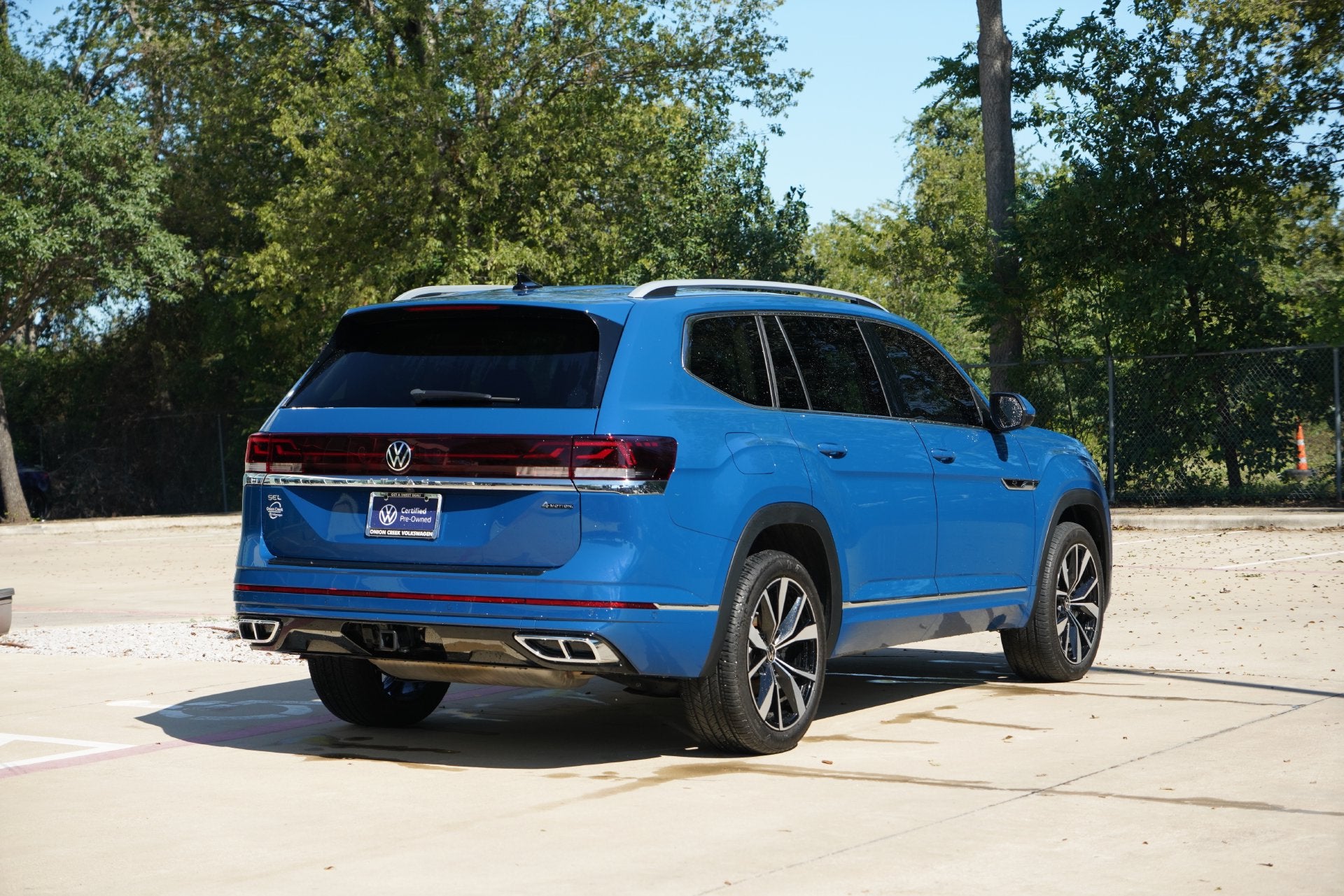 2025 Volkswagen Atlas 2.0T SEL Premium R-Line