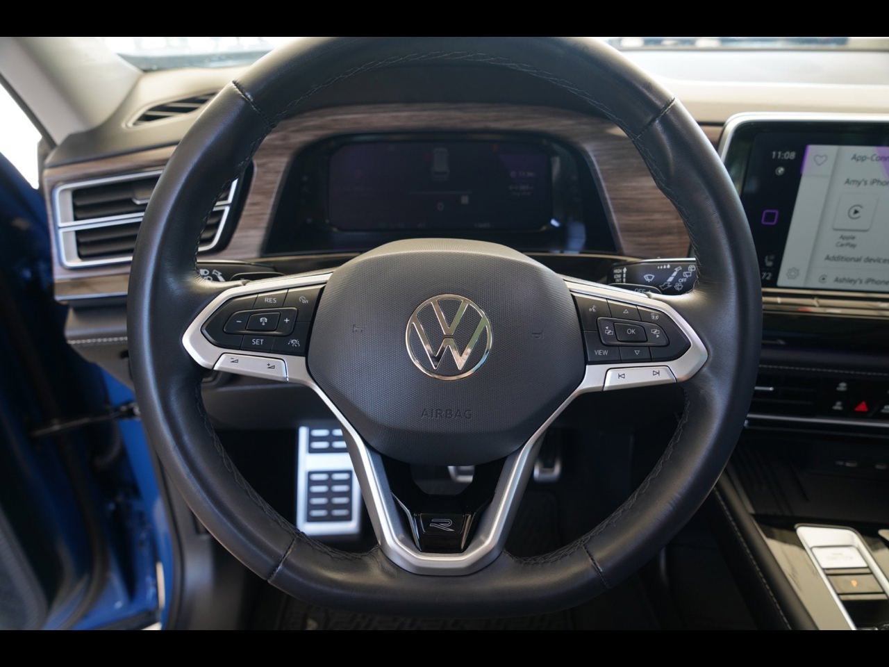 2025 Volkswagen Atlas 2.0T SEL Premium R-Line