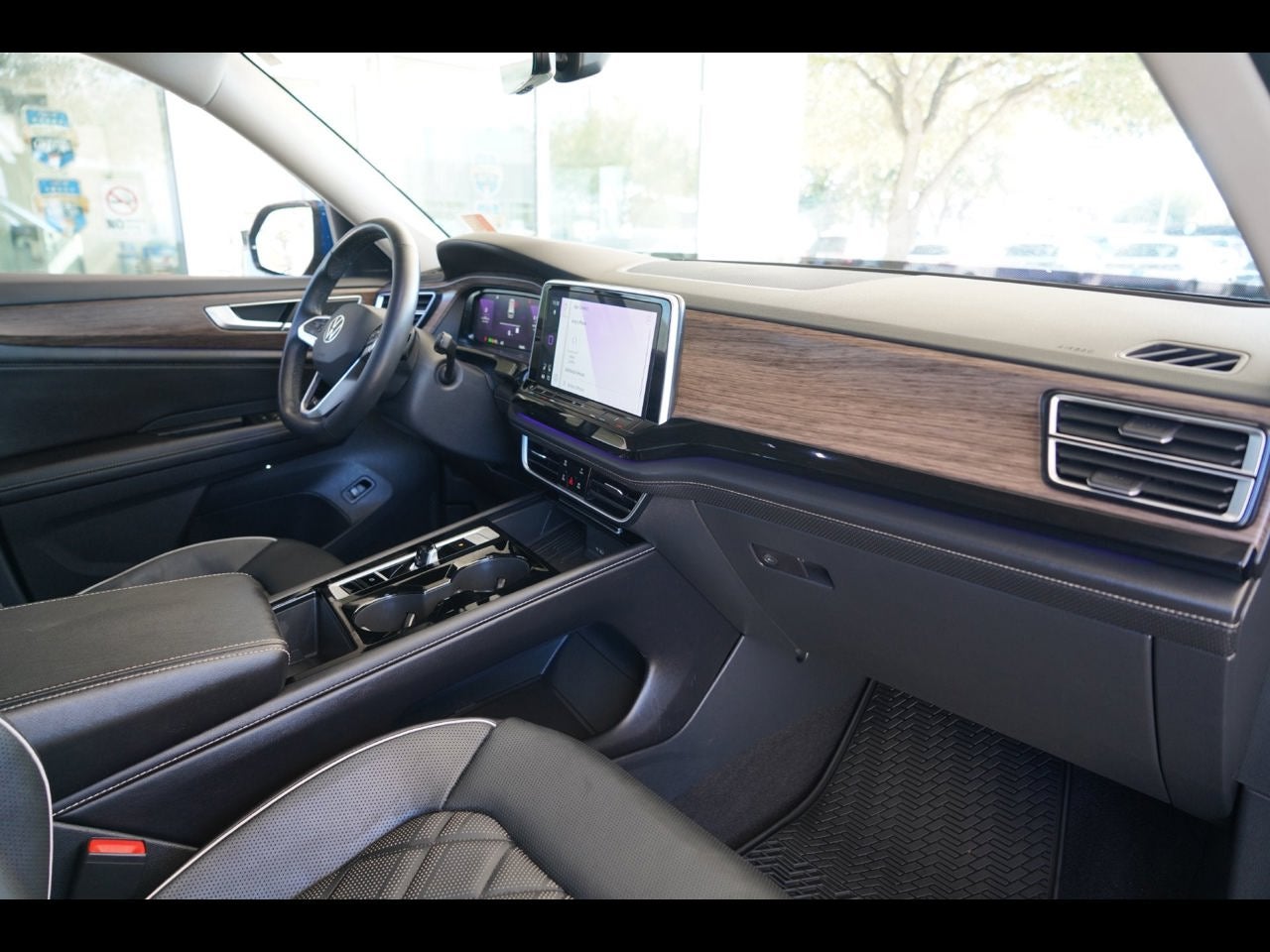 2025 Volkswagen Atlas 2.0T SEL Premium R-Line