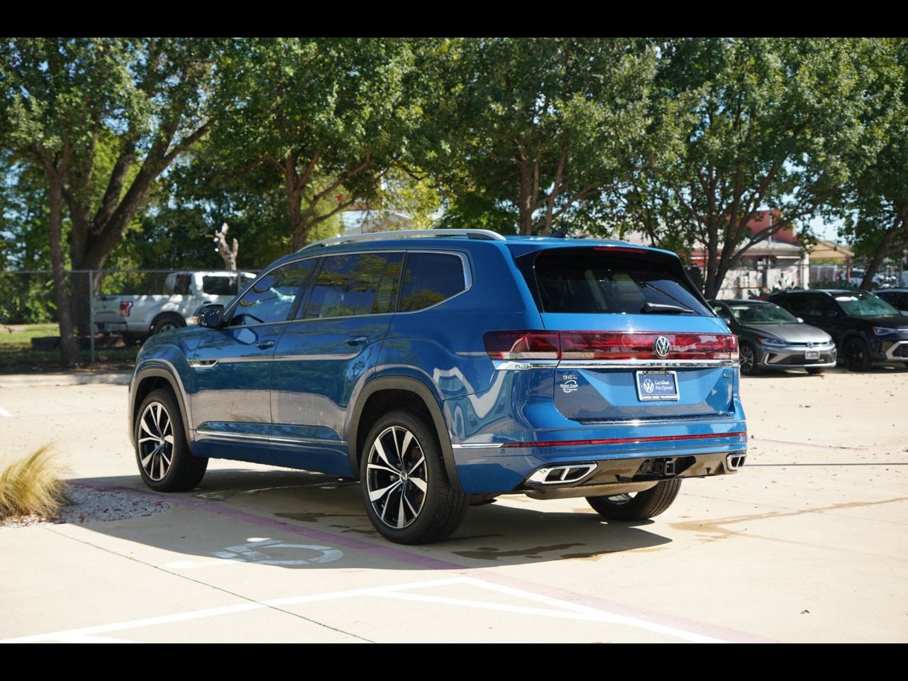 2025 Volkswagen Atlas 2.0T SEL Premium R-Line