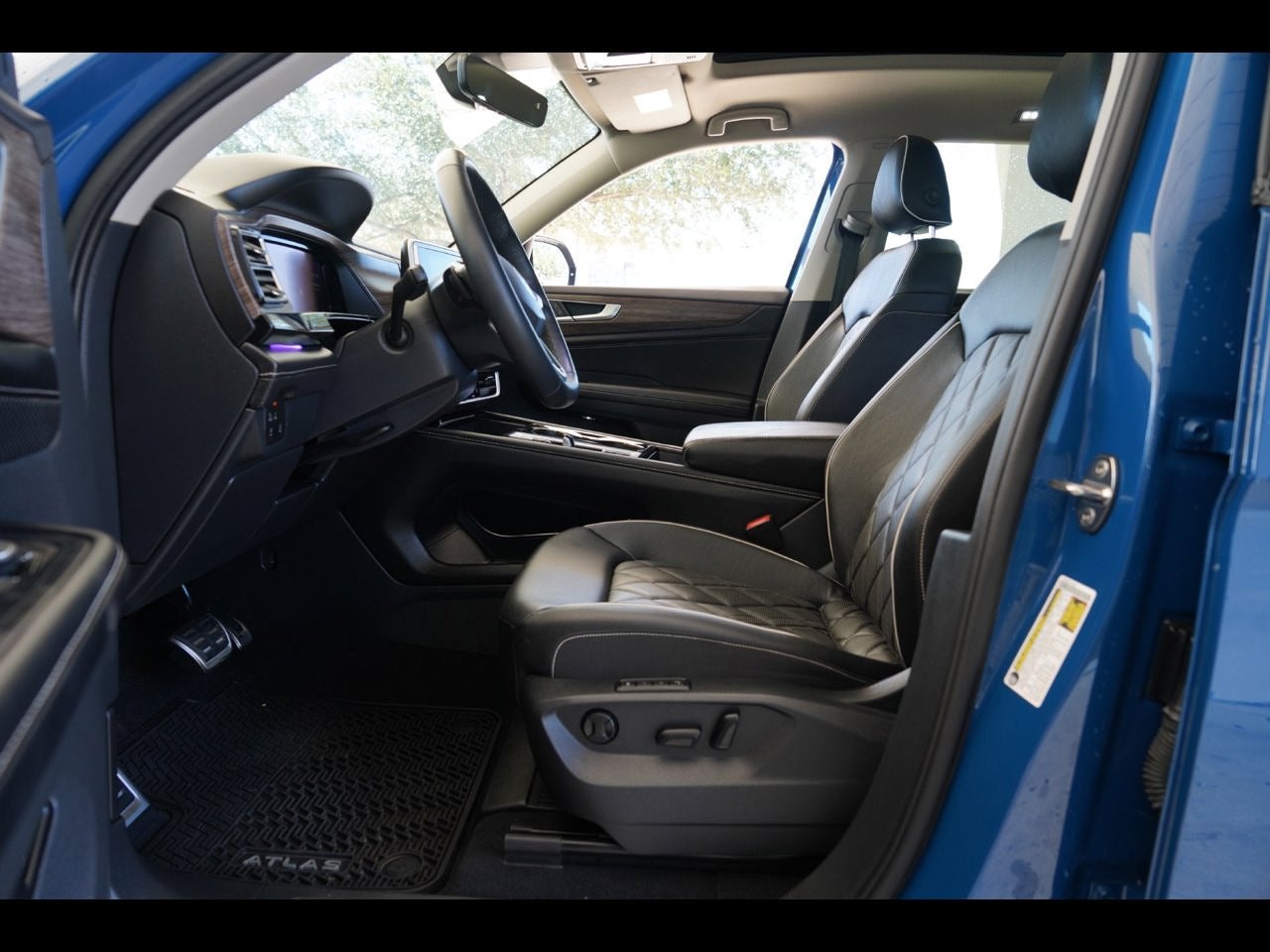 2025 Volkswagen Atlas 2.0T SEL Premium R-Line