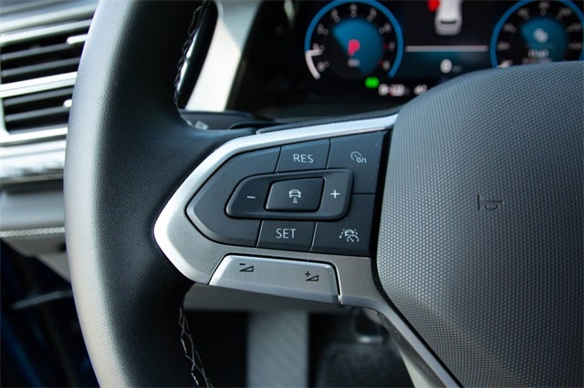 2025 Volkswagen Atlas Cross Sport 2.0T SE w/Technology