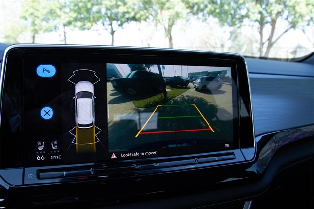 2025 Volkswagen Atlas Cross Sport 2.0T SE w/Technology