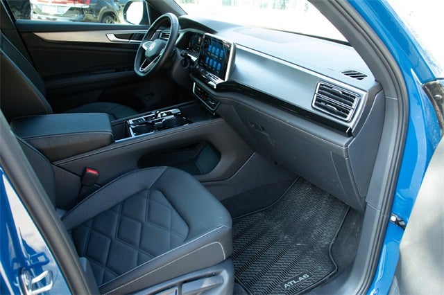 2025 Volkswagen Atlas Cross Sport 2.0T SE w/Technology